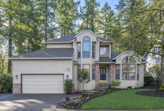 15562 Heritage Ct Lake Oswego OR 97035 Featured